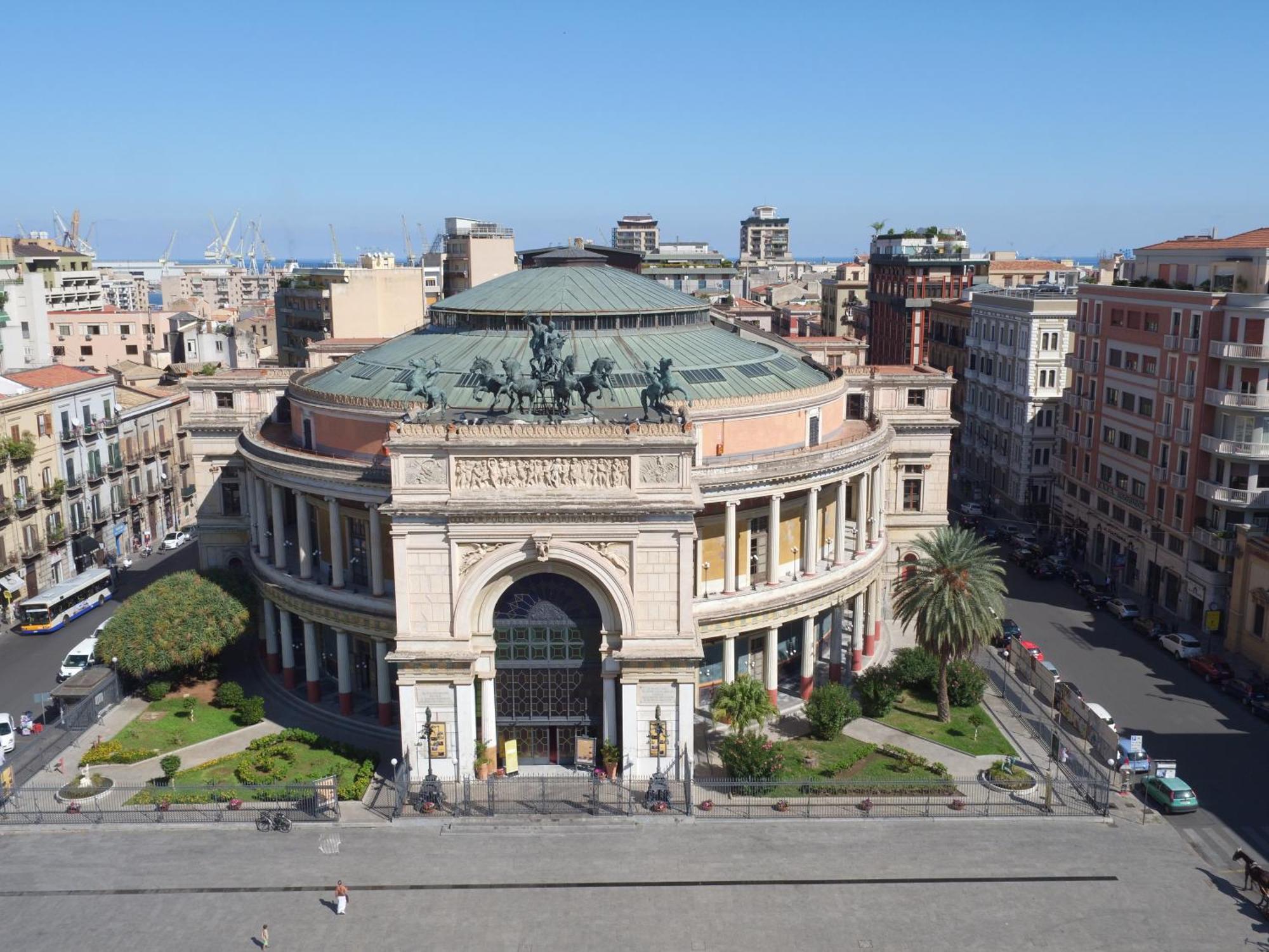 Amorgiu Luxury Suites Palermo Exterior photo